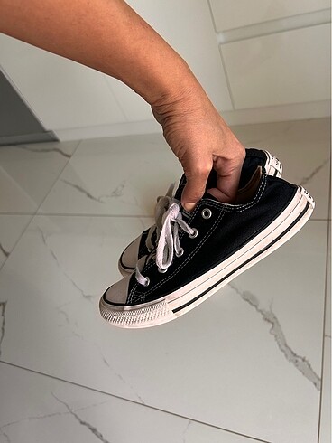 33 Beden siyah Renk Converse ayakkabı