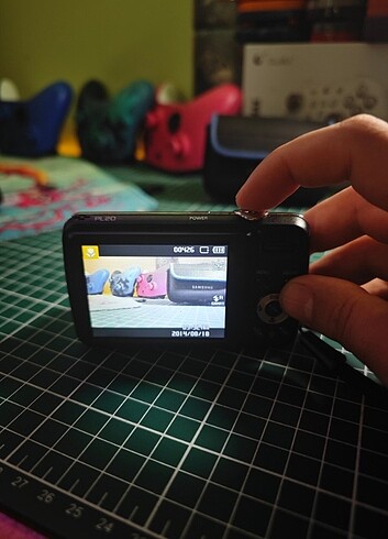 Samsung PL20 Dijital Fotoğraf Makinesi