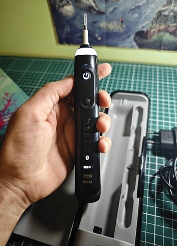 Braun Oral-B Genius Pro 9000 Şarjlı Diş Fırça