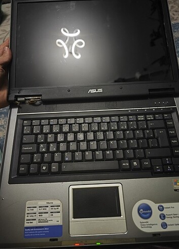 Asus F3E Laptop Notebook Kusurlu