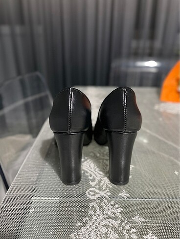 36 Beden siyah Renk Siyah parlak stiletto