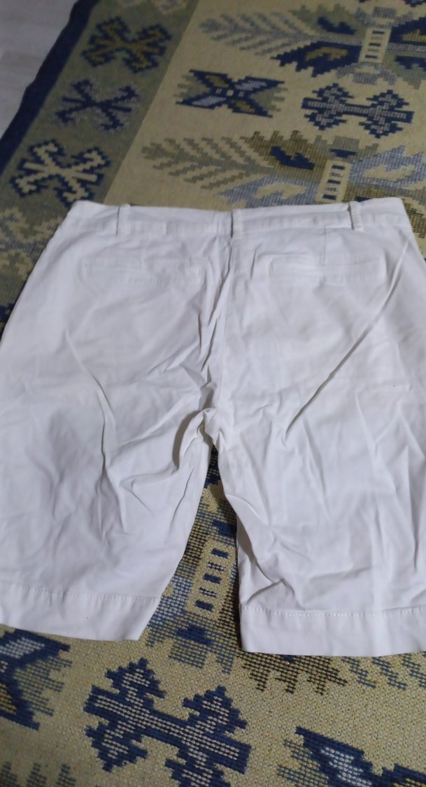 Beyaz Kadın Bermuda Şort Pamuklu Rahat Kesim - Görsel 3