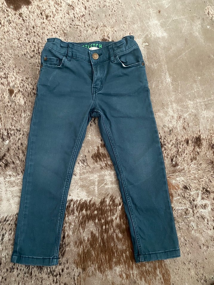 H&M Lacivert Tişört ve Mavi Denim Pantolon - Görsel 2