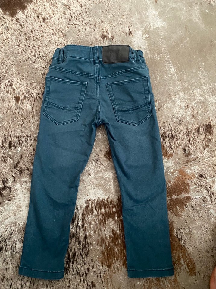 H&M Lacivert Tişört ve Mavi Denim Pantolon - Görsel 3