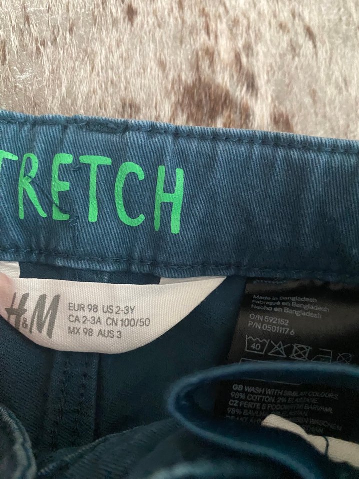 H&M Lacivert Tişört ve Mavi Denim Pantolon - Görsel 4