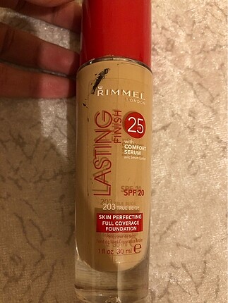 Rimmel london lasting finish 25 hour fondöten/ Gül suyu