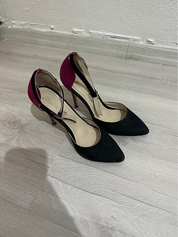 38 Beden Siyah stiletto
