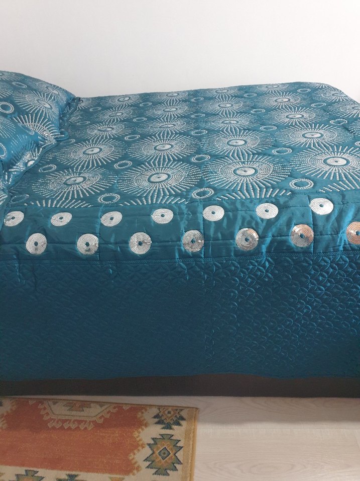 Parlak Mavi Bağlama Desenli Yatak Örtüsü - Görsel 2