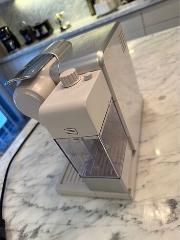 Nespresso Nespresso F521 kahve makinesi