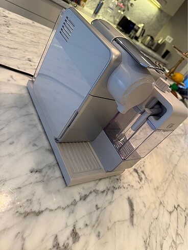 Beden Renk Nespresso F521 kahve makinesi