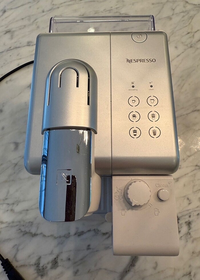 Nespresso F521 kahve makinesi - Görsel 3