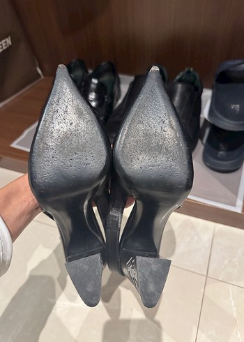 Kadın Siyah Deri Tokalı Stiletto - Görsel 4