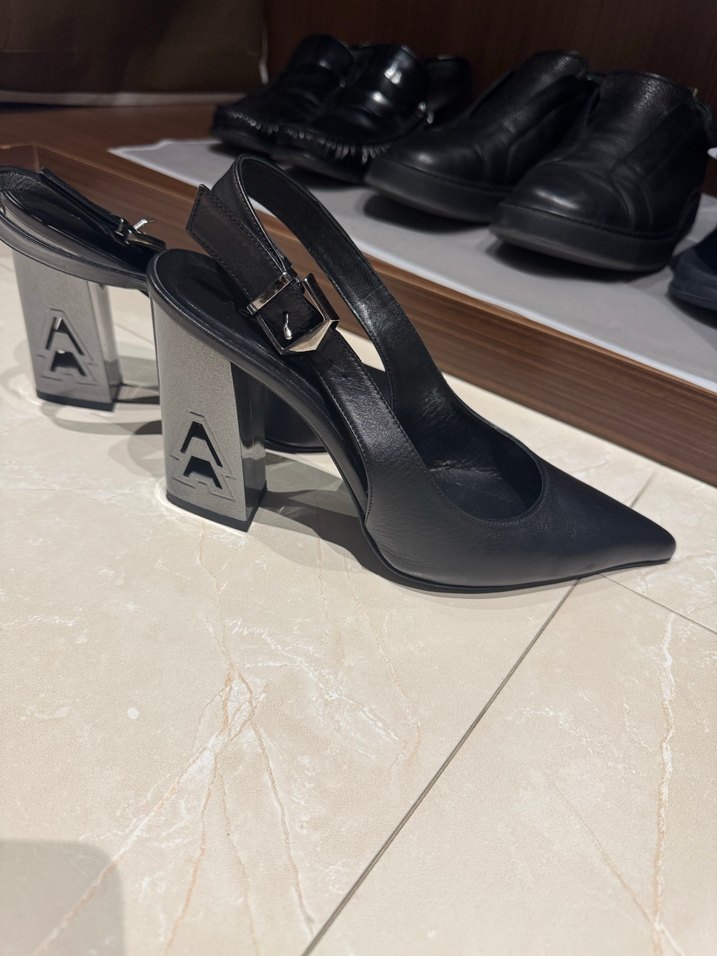 Kadın Siyah Deri Tokalı Stiletto - Görsel 3