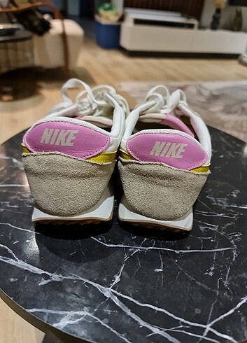 Nike Nike kadın ayakkabı