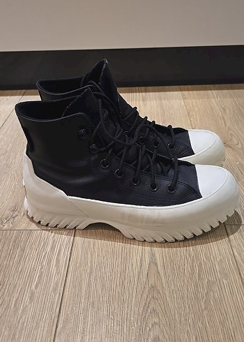 Converse ürünü