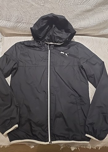 Puma Siyah Kapusonlu Hafif Ruzgarlik