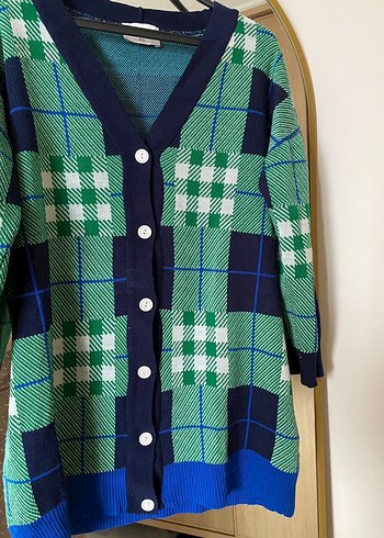 Kadın Desenli Örgü Hırka - Görsel 4