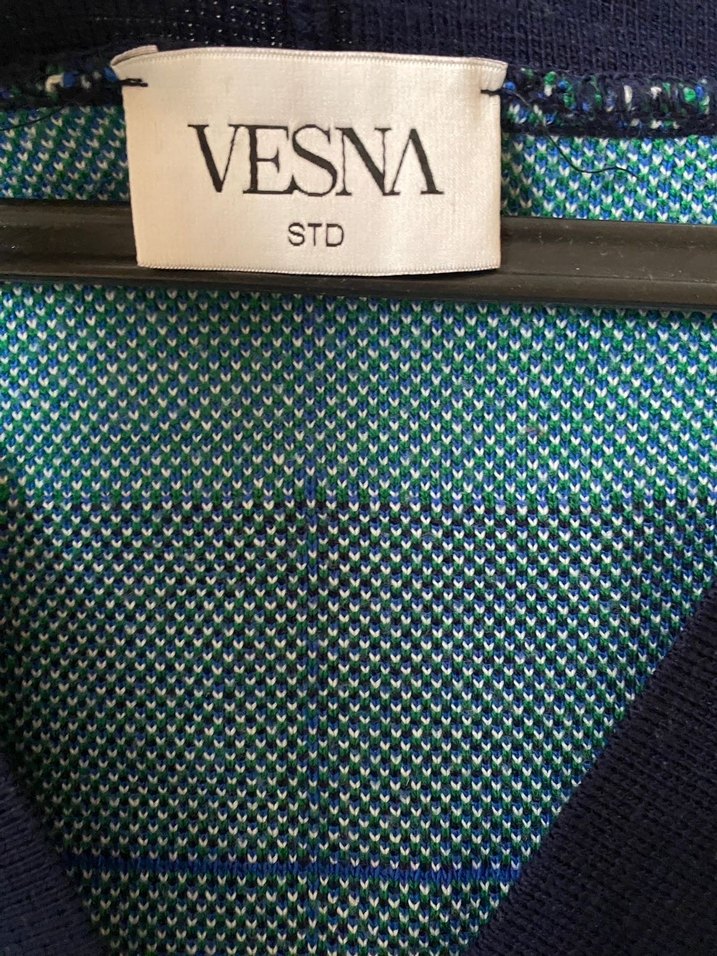 Kadın Desenli Örgü Hırka - Görsel 3