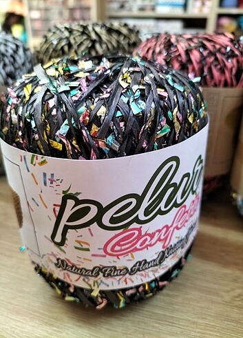 Beden Pelur Confetti Kağıt ip