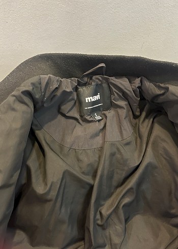 Mavi marka kapitone siyah şişme mont - Görsel 6