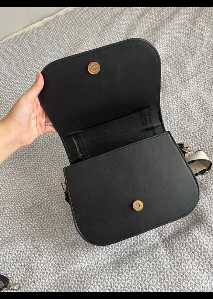 Uzun askılı siyah çanta - Görsel 5