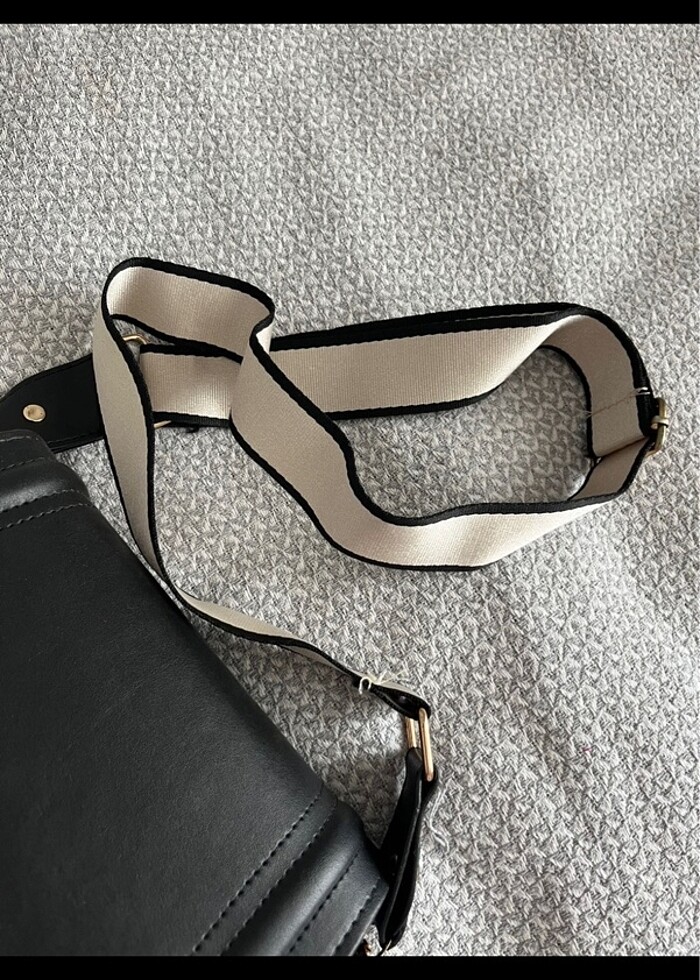 Uzun askılı siyah çanta - Görsel 3