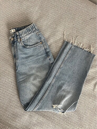Pull&Bear yırtık paça beli lastikli yüksek bel esnek jean
