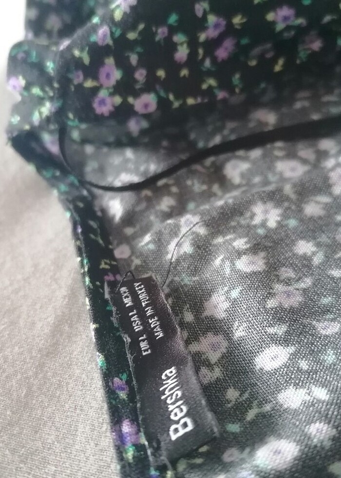 Bershka çiçek desenli kruvaze elbise - Görsel 2