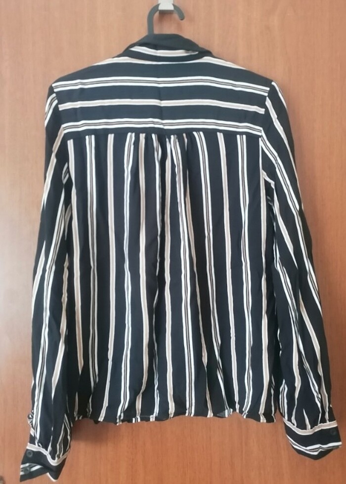 Şık çizgili gömlek - Görsel 2