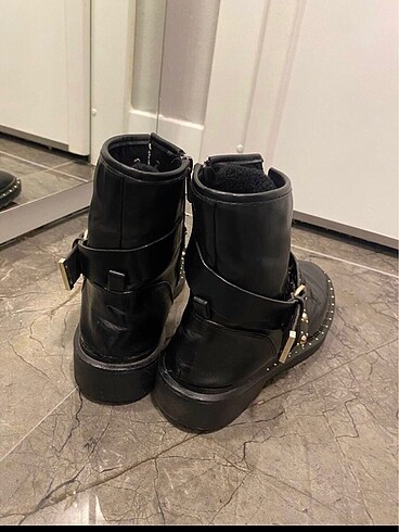 40 Beden siyah Renk Stradivarius Bot