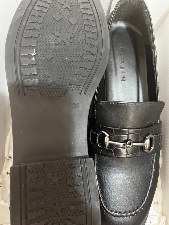 Klasik Siyah Deri Tokalı Kadın Loafer - Görsel 2