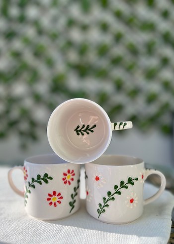 Renkli Çiçek Desenli Beyaz Seramik 3lü Kupa Seti - Görsel 2