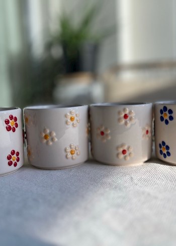 Renkli Papatya Desenli Beyaz 4lü Seramik Kupa Seti - Görsel 2