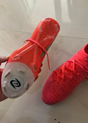 41 Beden Orgınal Nike Pembe Bağcıklı Erkek Futbol Ayakkabısı