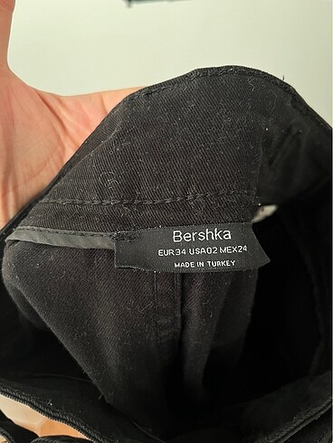 34 Beden siyah Renk Bershka Jogger Pantolon