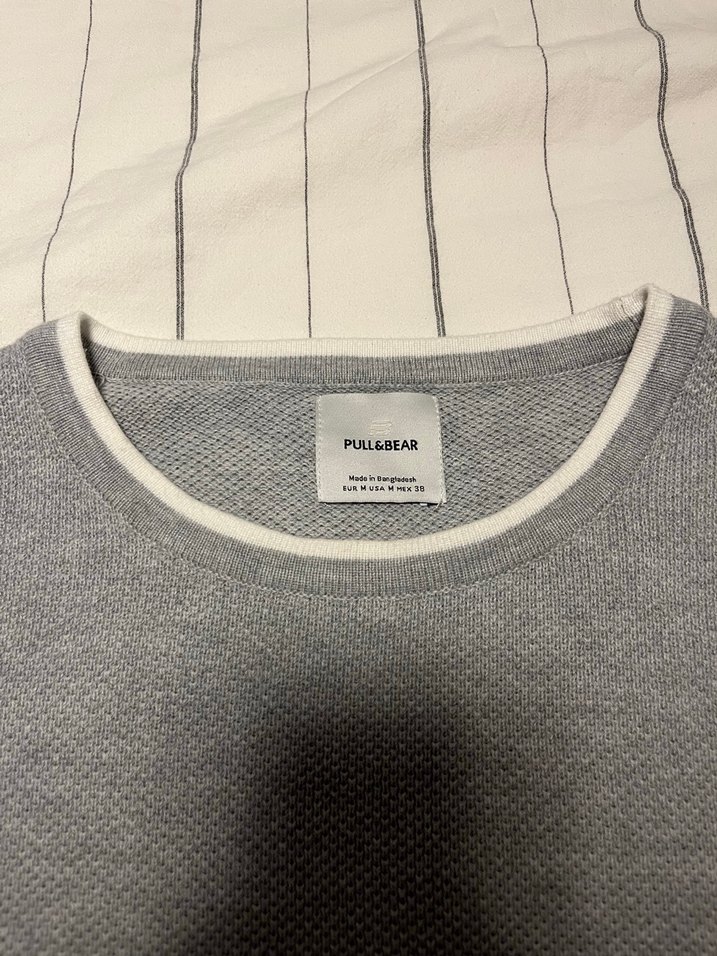 PULL&BEAR Beyaz Detaylı Gri Tşhirt - Görsel 3