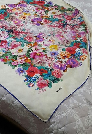  ipek eşarp 