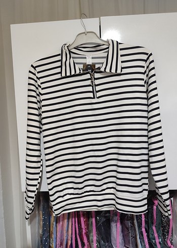Kadin Beyaz Gri Zebra Desenli Fermuarlı Polo Tişört