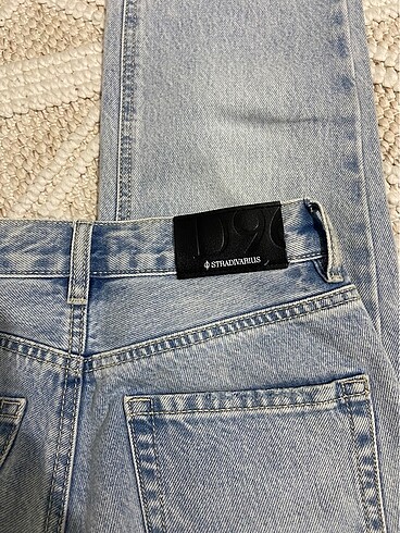 32 Beden mavi Renk Stradivarius Jean