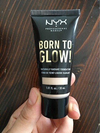 Nyx born to glow fondoten