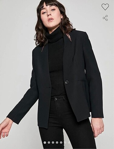 Koton Siyah Pul Detaylı Blazer Ceket