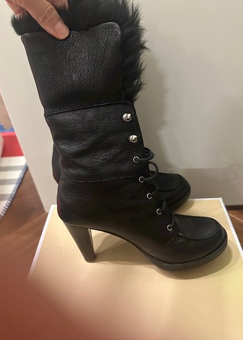 Michael Kors Siyah Deri Kürklü Topuklu Bot - Görsel 3
