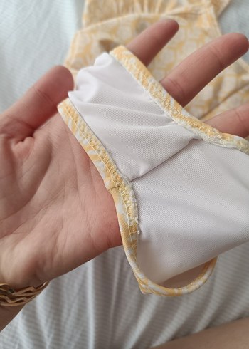 4 Yaş Beden Sarı Fırfırlı İnce Askılı Kız Mayo