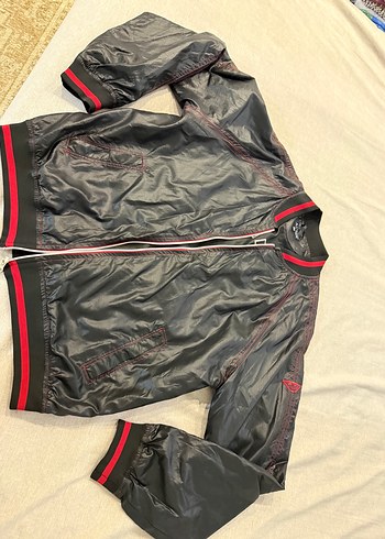 Armani Exchange Siyah Kirmizi Seritli Sik Bomber Ceket