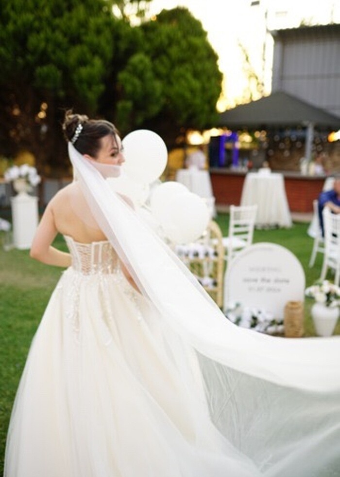 Özel dikim ipek gelinliğim - Görsel 2