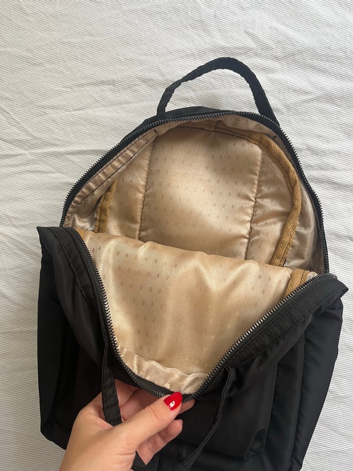 Siyah Fermuarlı Kadın Sırt Çantası - Görsel 3