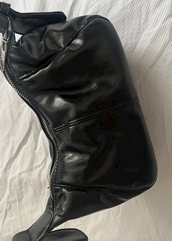 Stradivarius Siyah Deri Fermuarlı Biker Kadın Çanta