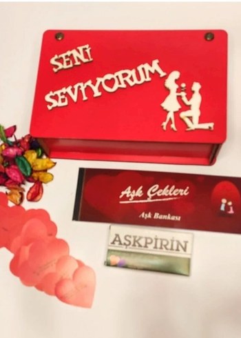 Kırmızı ahşap Aşk Kutusu ve Kart Oyunu - Görsel 2