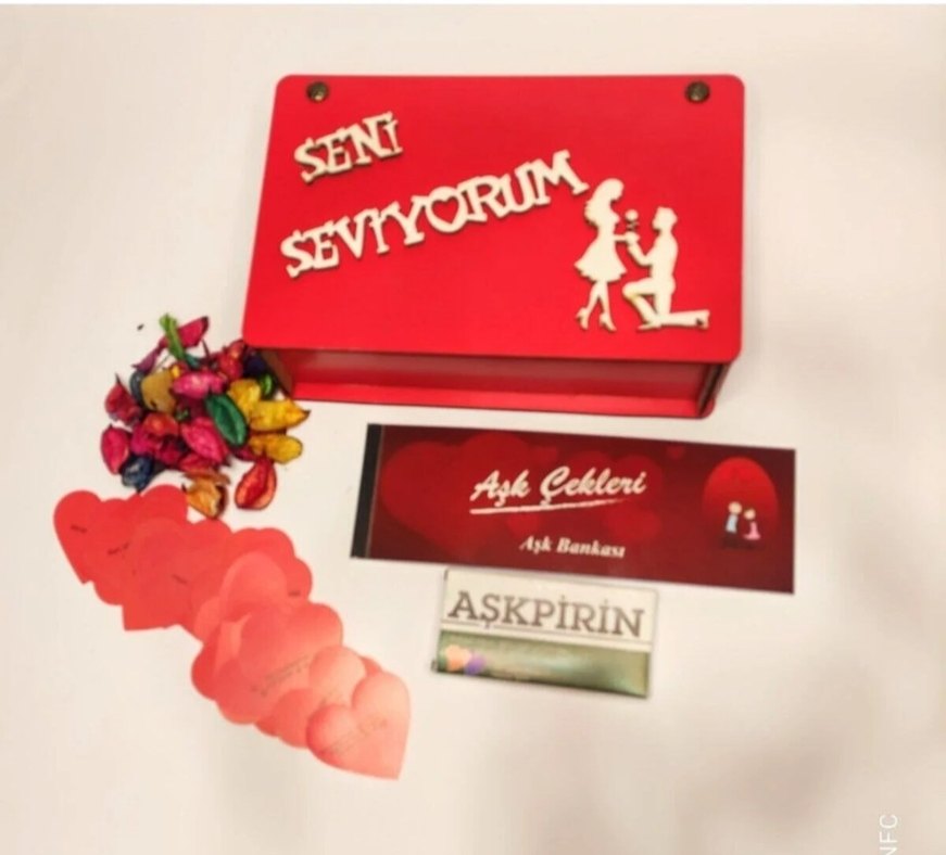 Kırmızı ahşap Aşk Kutusu ve Kart Oyunu - Görsel 2