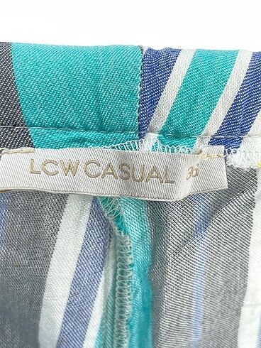 LC Waikiki Mini Şort %70 İndirimli. - Görsel 4